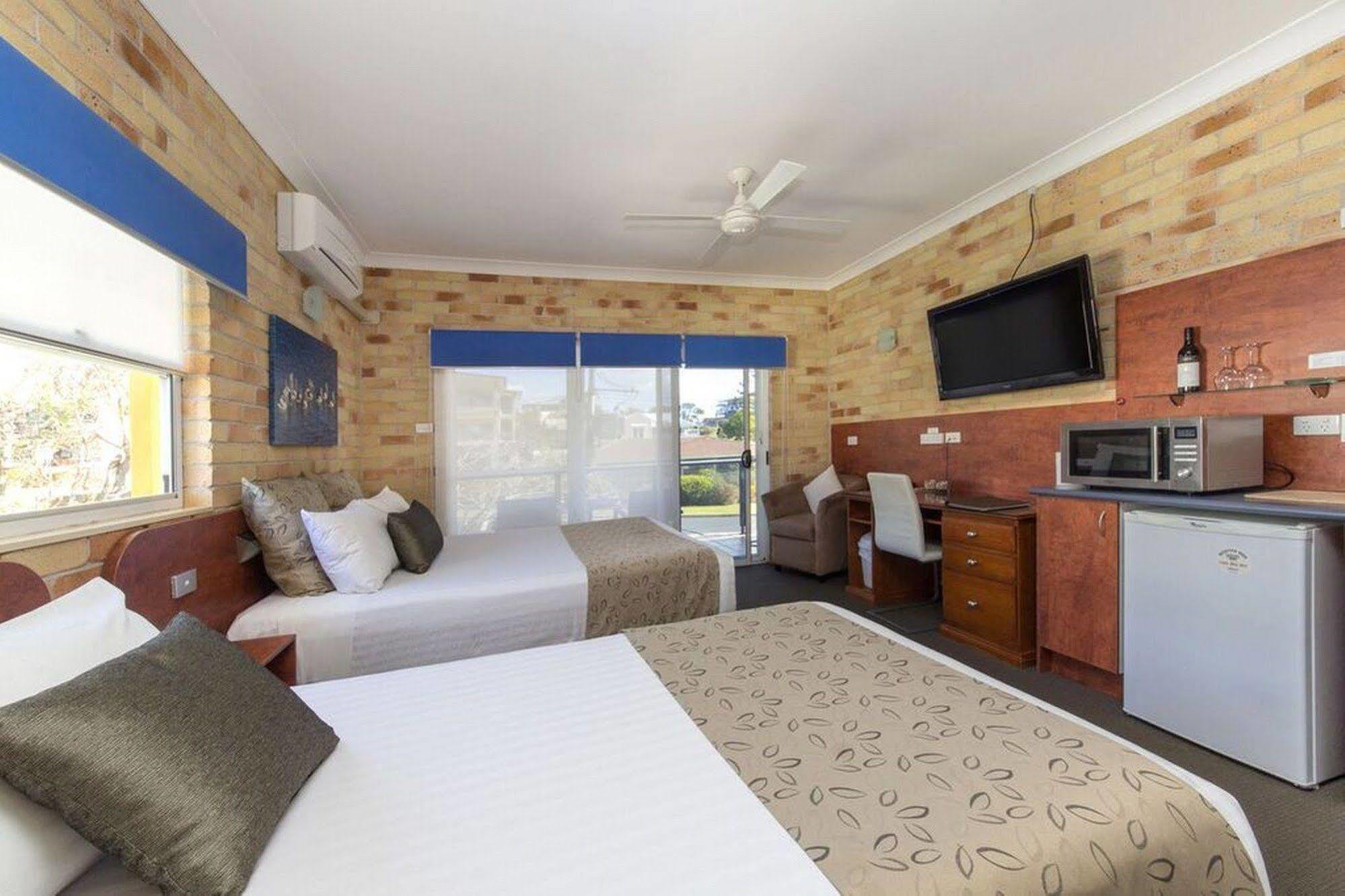 Yamba Beach Motel エクステリア 写真